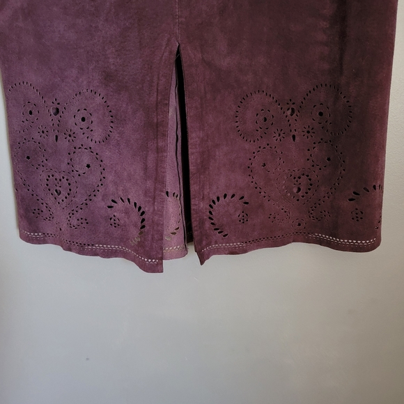 Sienastudio Suede 100% Leather Skirt with Laser Cut design. Size 8P - Picture 5 of 13